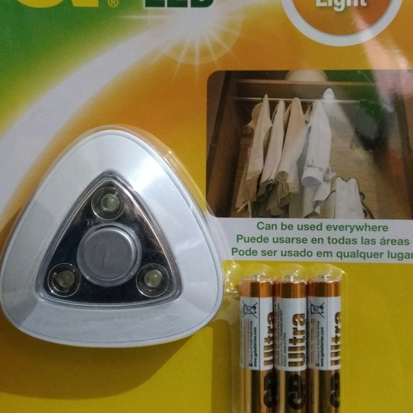 Paquete de 3 luces LED de noche táctiles alimentadas por batería, lámpara  táctil adhesiva para armarios, armarios, mostradores, pasillo, cocina o